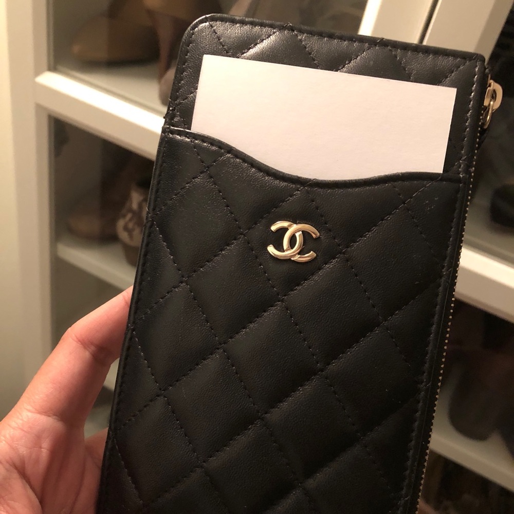 Authentic Lambskin Chanel flat wallet LGHW